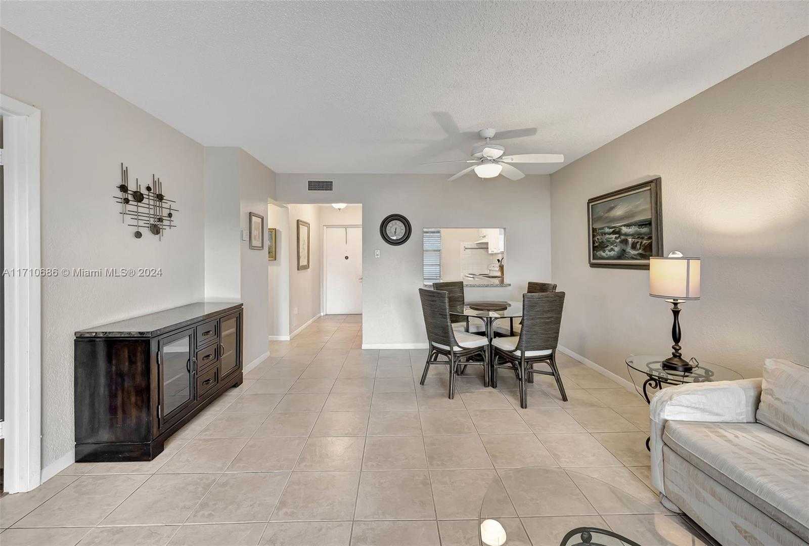 Small Image of 7897 GOLF CIR DR #309, Margate Number 13