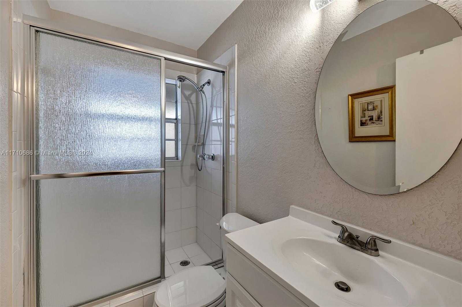 Small Image of 7897 GOLF CIR DR #309, Margate Number 23