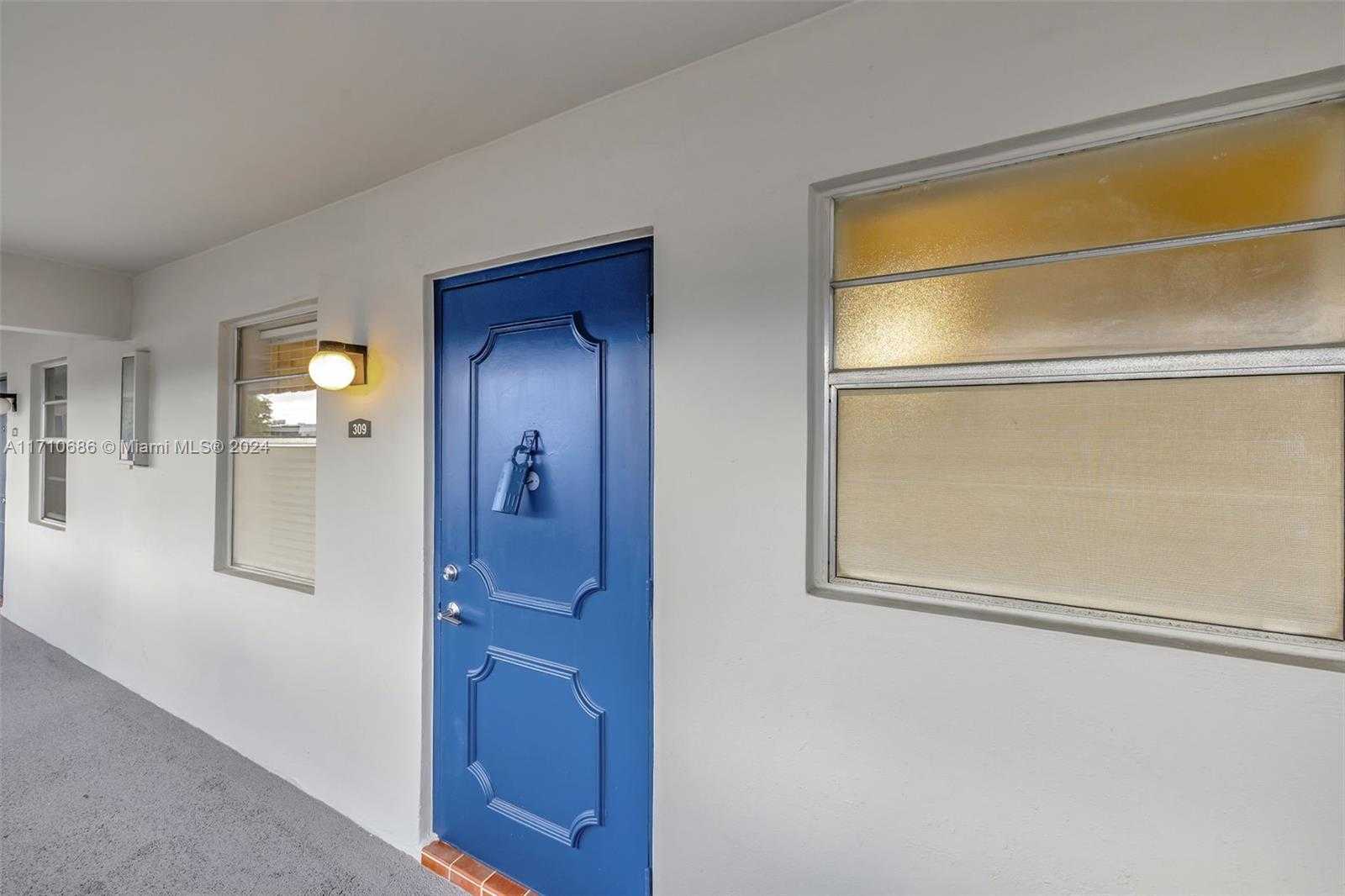 Small Image of 7897 GOLF CIR DR #309, Margate Number 26