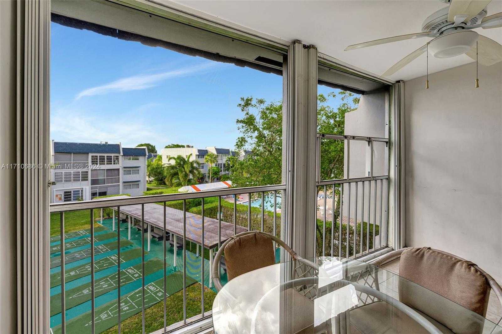 Small Image of 7897 GOLF CIR DR #309, Margate Number 9