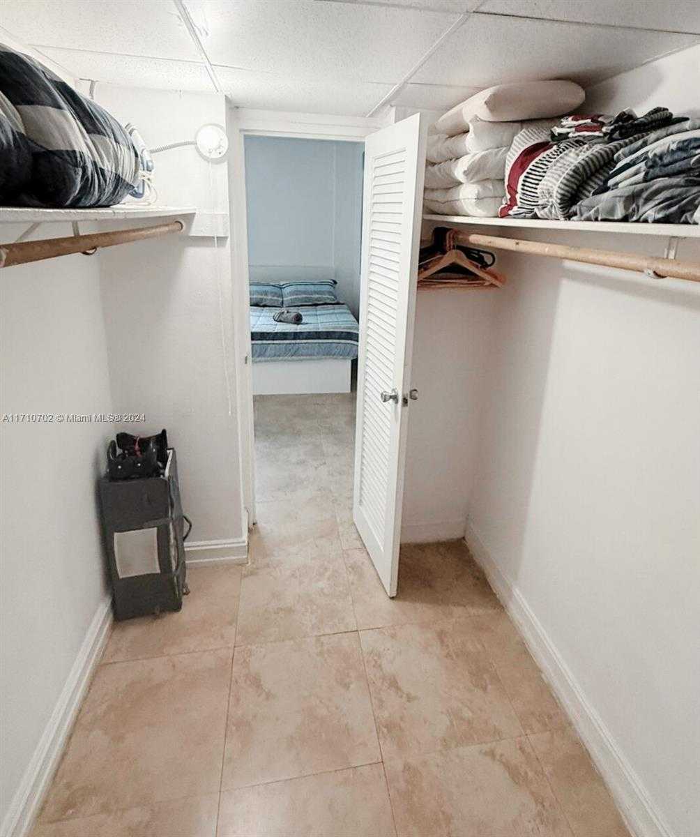 Small Image of 3901 SOUTH OCEAN DR #2Y, Hollywood Number 11