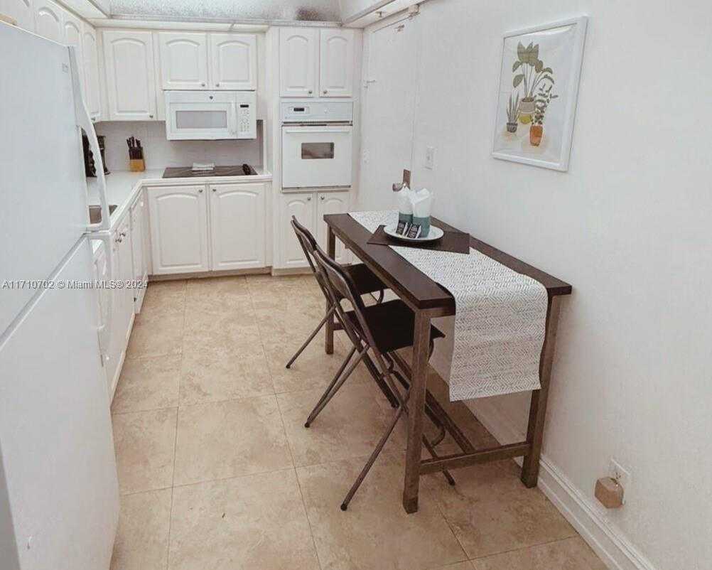 Small Image of 3901 SOUTH OCEAN DR #2Y, Hollywood Number 5