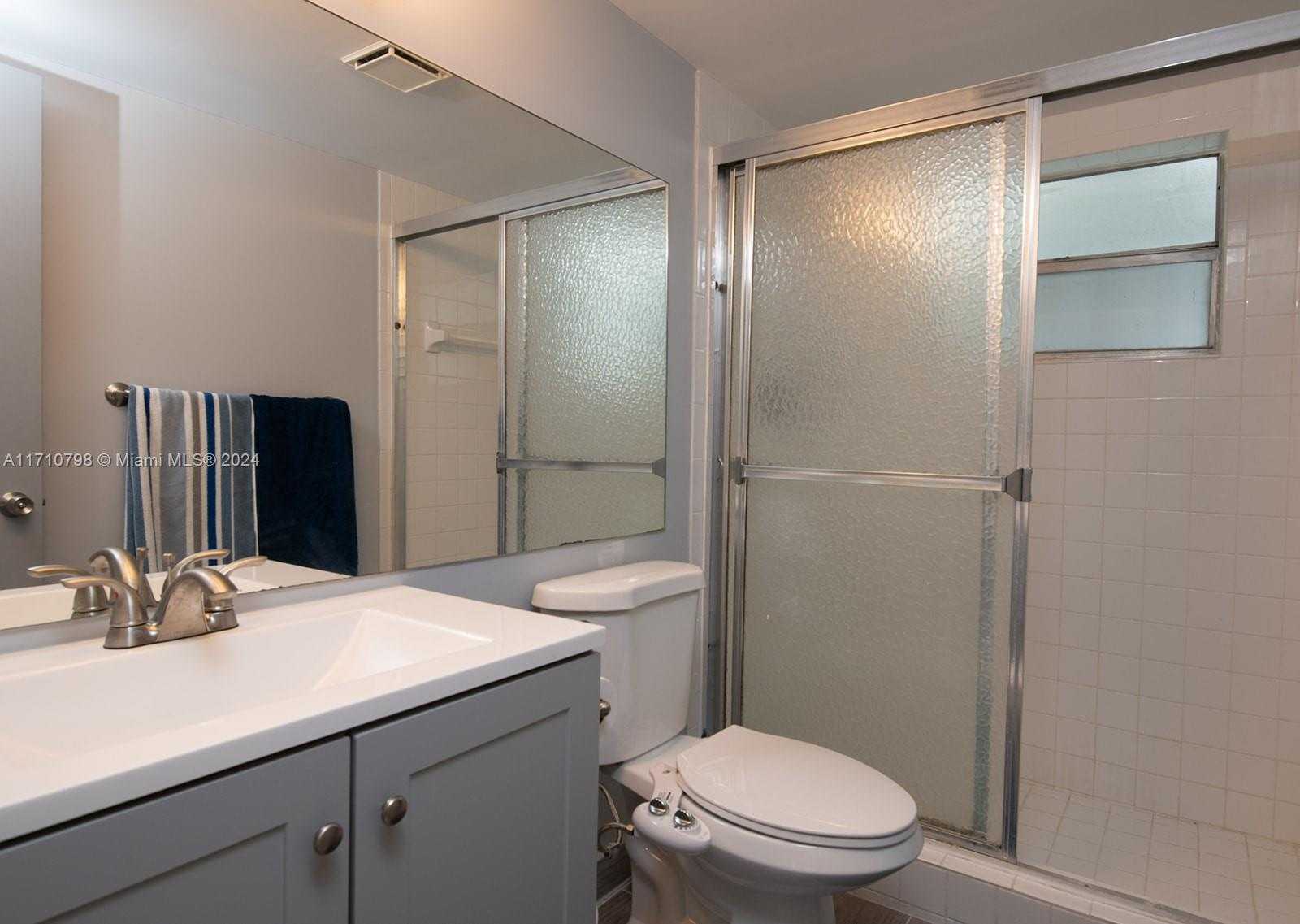 Small Image of 4650 WASHINGTON ST #502, Hollywood Number 17