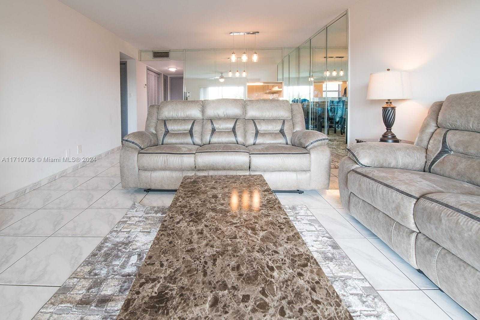 Small Image of 4650 WASHINGTON ST #502, Hollywood Number 6