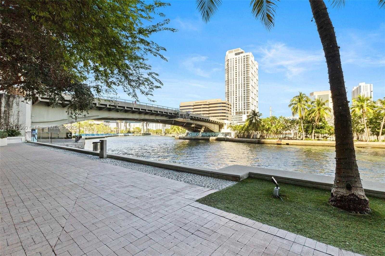 Small Image of 185 SOUTH WEST 7TH ST #3111, Miami Number 31