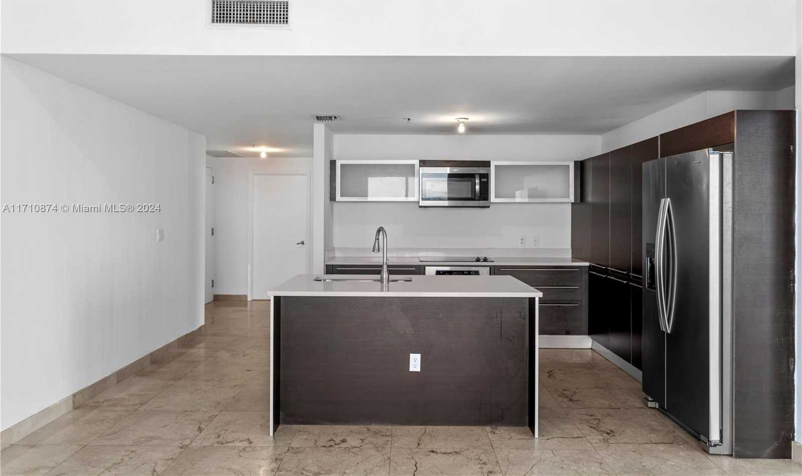 Small Image of 1900 NORTH BAYSHORE DR #2902, Miami Number 9