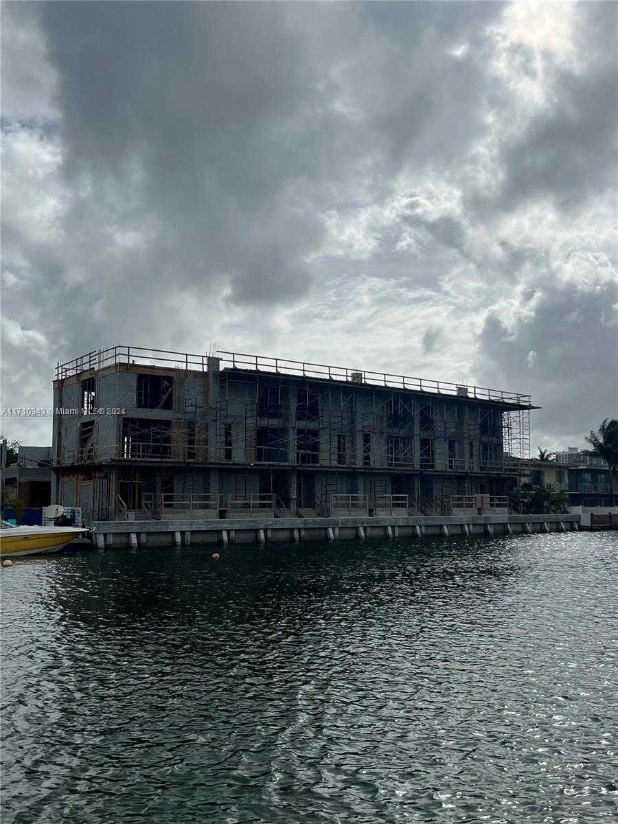 Small Image of 2005 Calais Dr, Miami Beach, FL 33141, USA Number 9