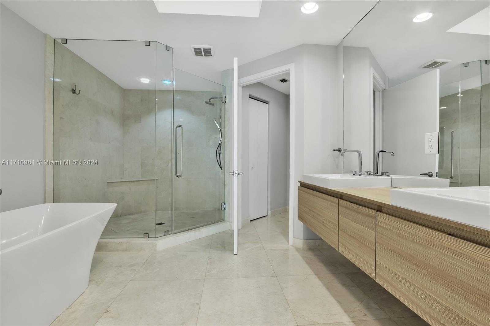 Small Image of 17301 EAST BISCAYNE BLVD #1709, North Miami Beach Number 26