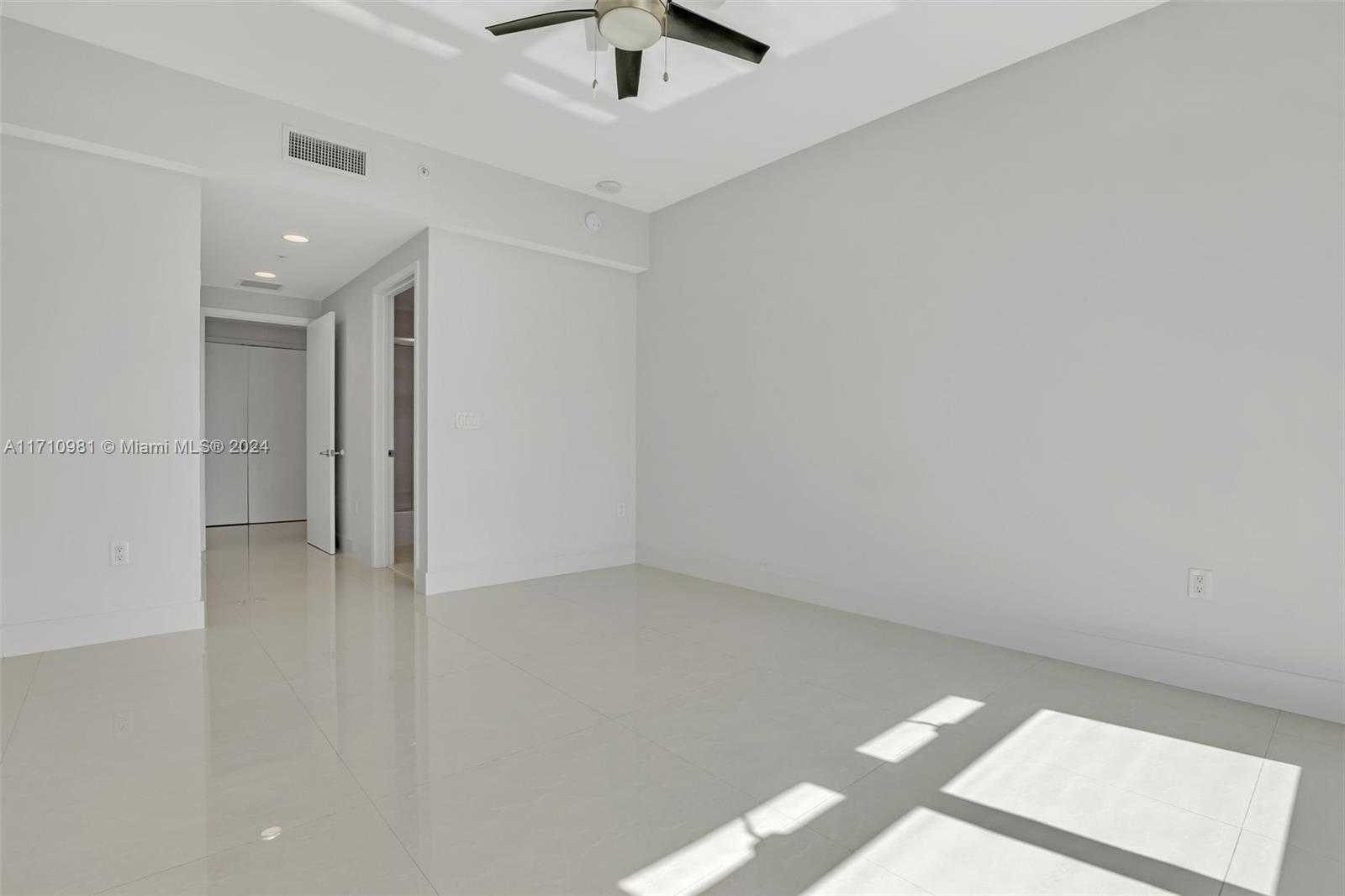 Small Image of 17301 EAST BISCAYNE BLVD #1709, North Miami Beach Number 34