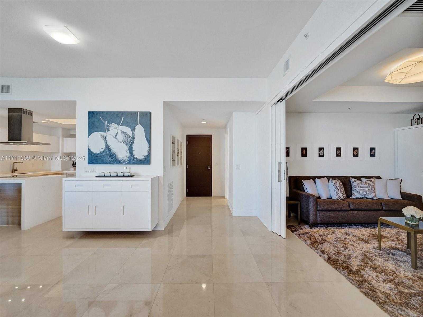 Small Image of 17301 BISCAYNE BLVD #2008, North Miami Beach Number 11