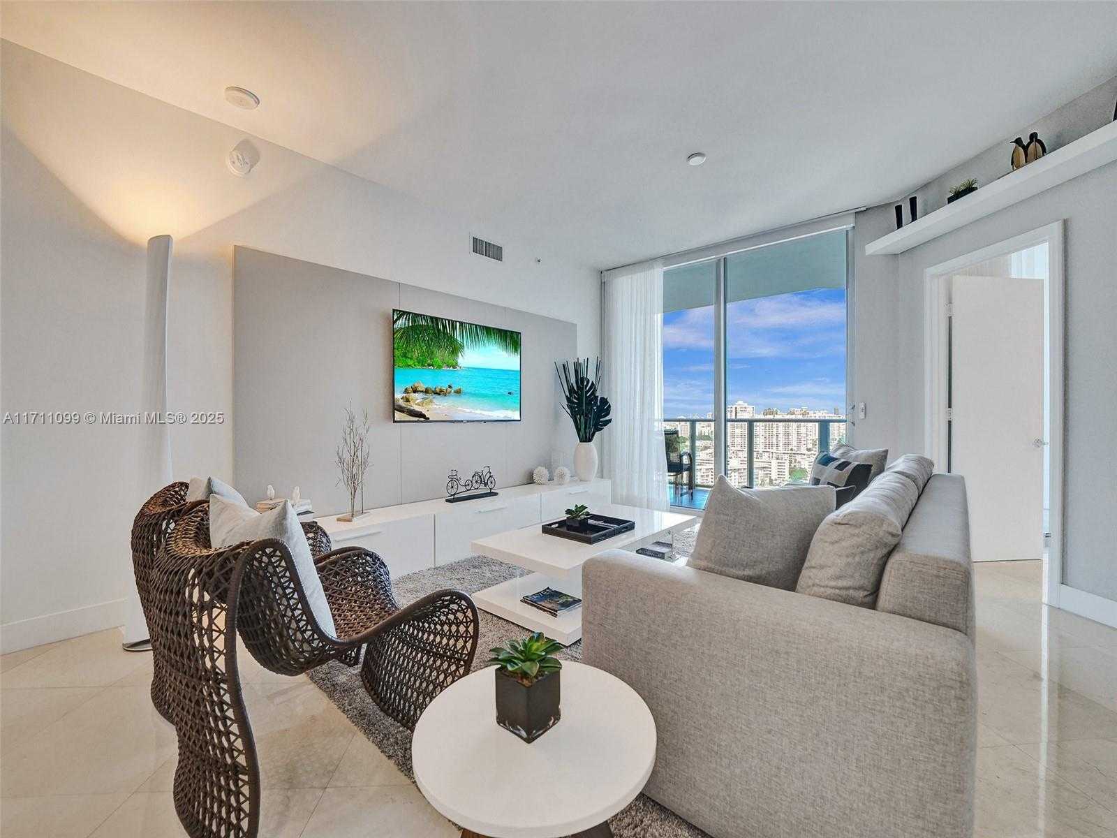 Small Image of 17301 BISCAYNE BLVD #2008, North Miami Beach Number 16