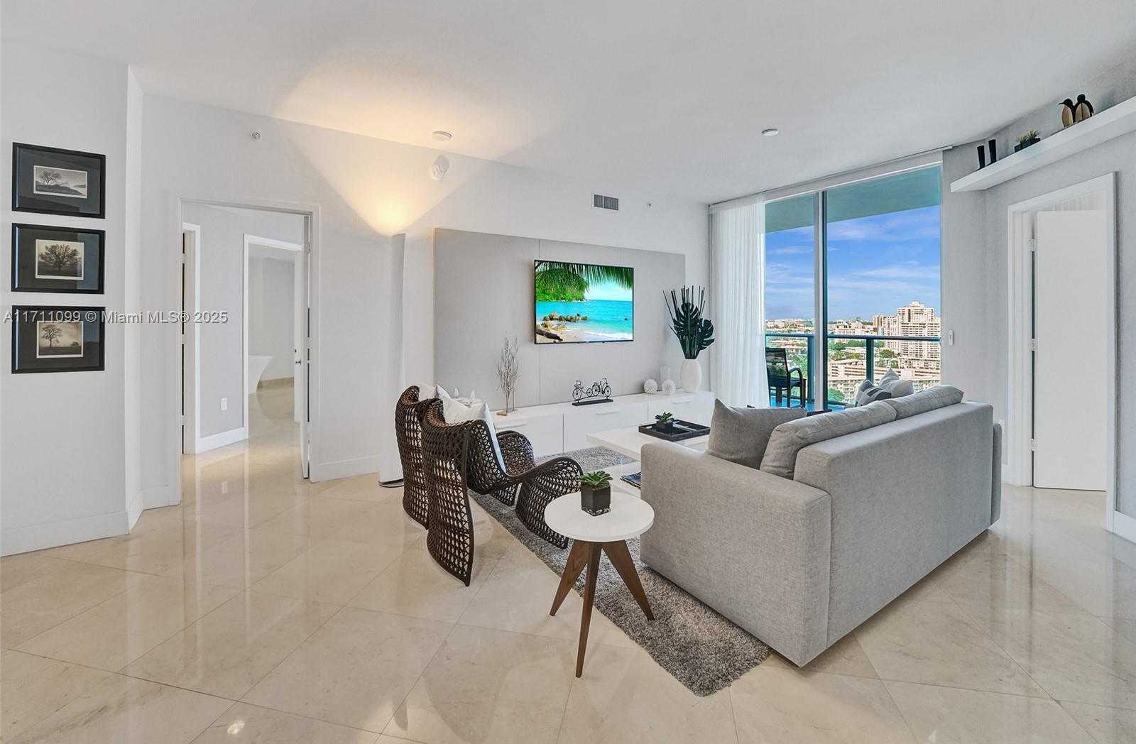 Small Image of 17301 BISCAYNE BLVD #2008, North Miami Beach Number 17