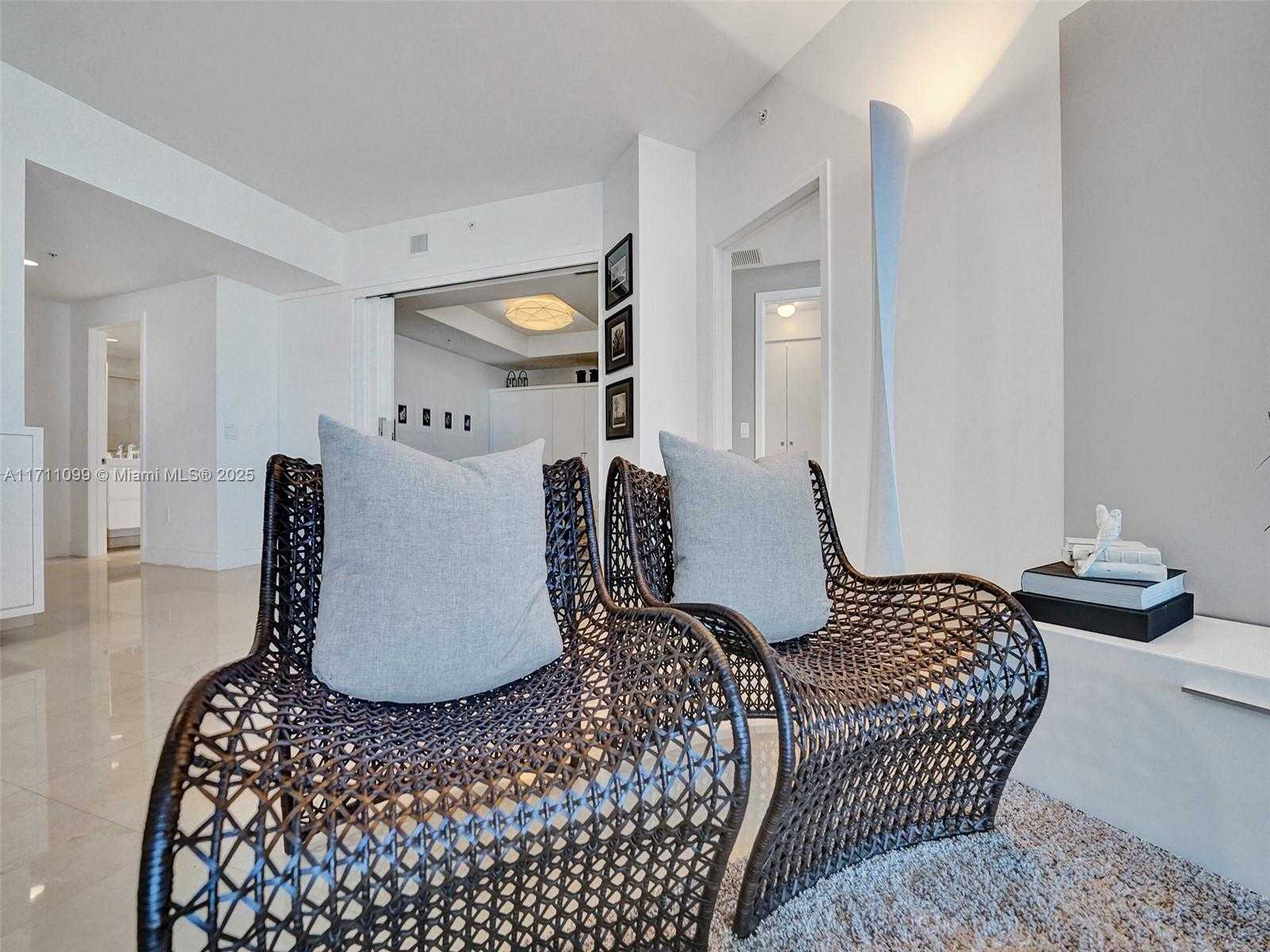 Small Image of 17301 BISCAYNE BLVD #2008, North Miami Beach Number 24