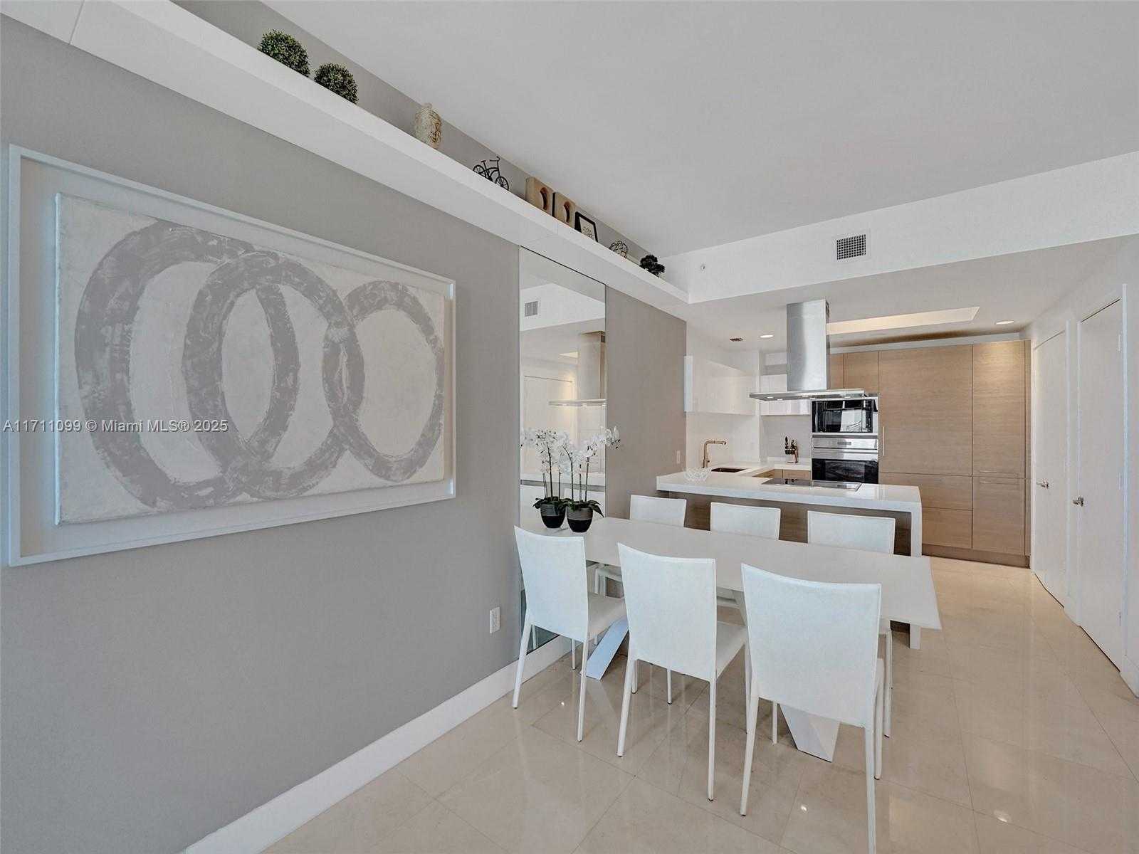 Small Image of 17301 BISCAYNE BLVD #2008, North Miami Beach Number 25