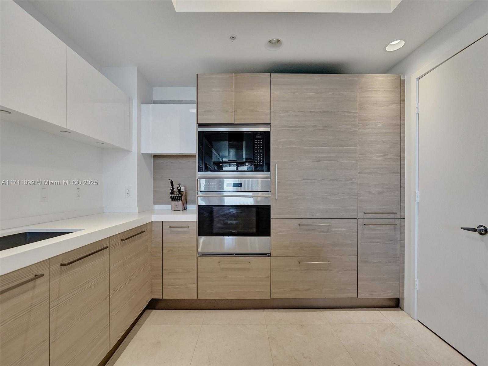 Small Image of 17301 BISCAYNE BLVD #2008, North Miami Beach Number 35