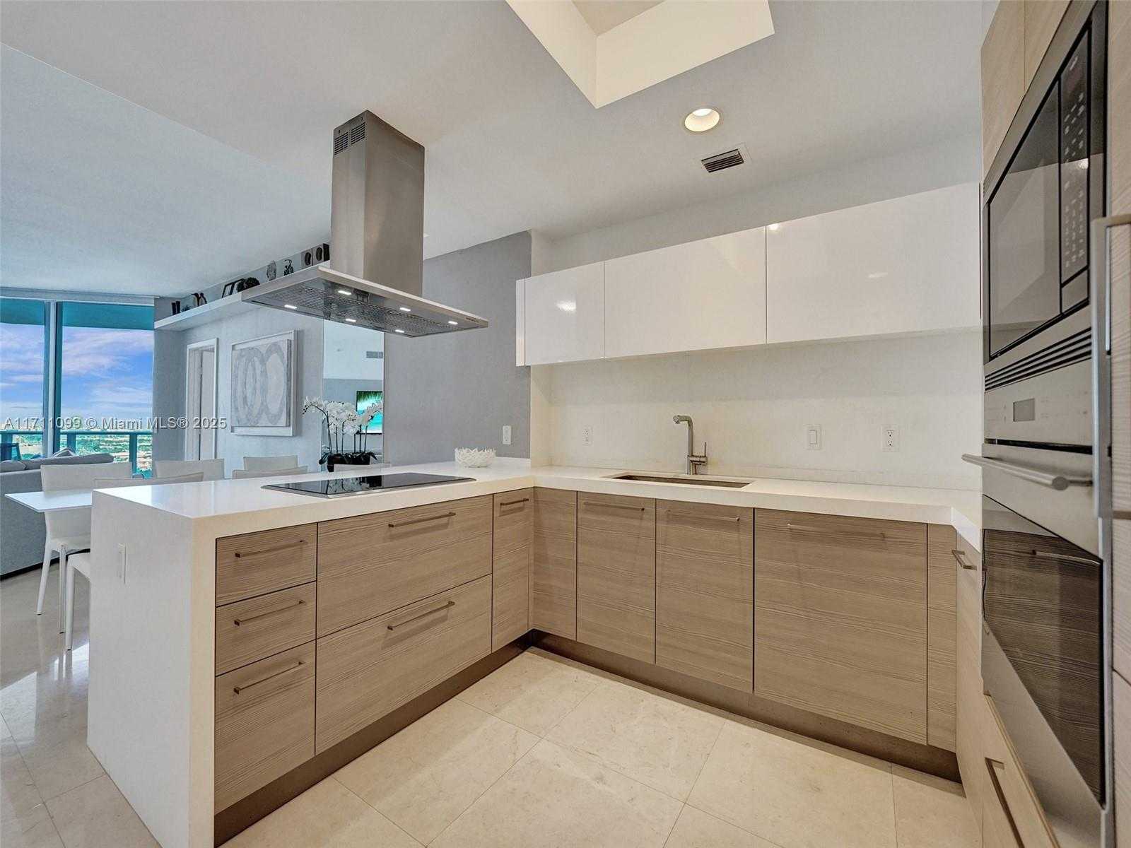 Small Image of 17301 BISCAYNE BLVD #2008, North Miami Beach Number 38