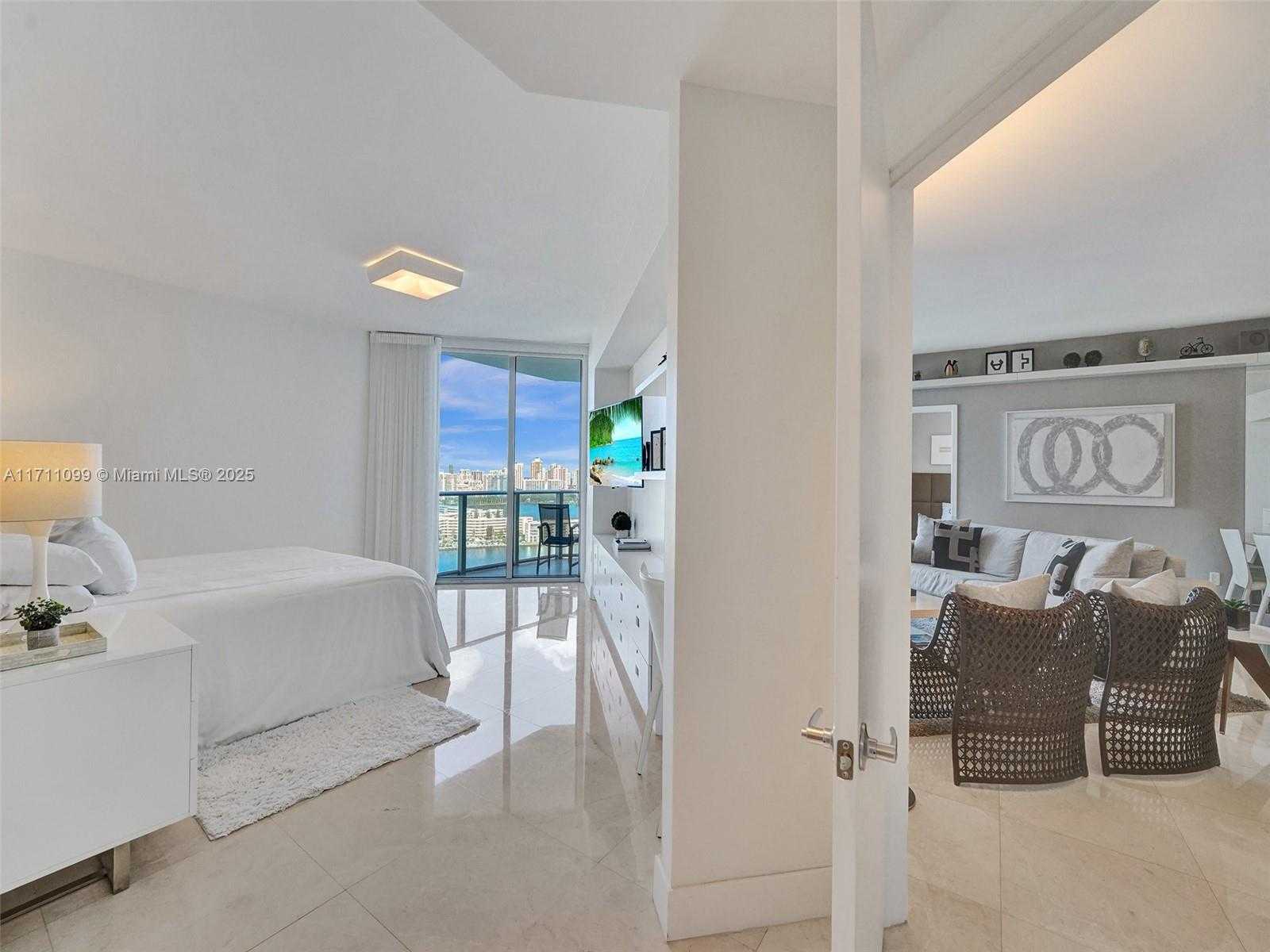 Small Image of 17301 BISCAYNE BLVD #2008, North Miami Beach Number 42
