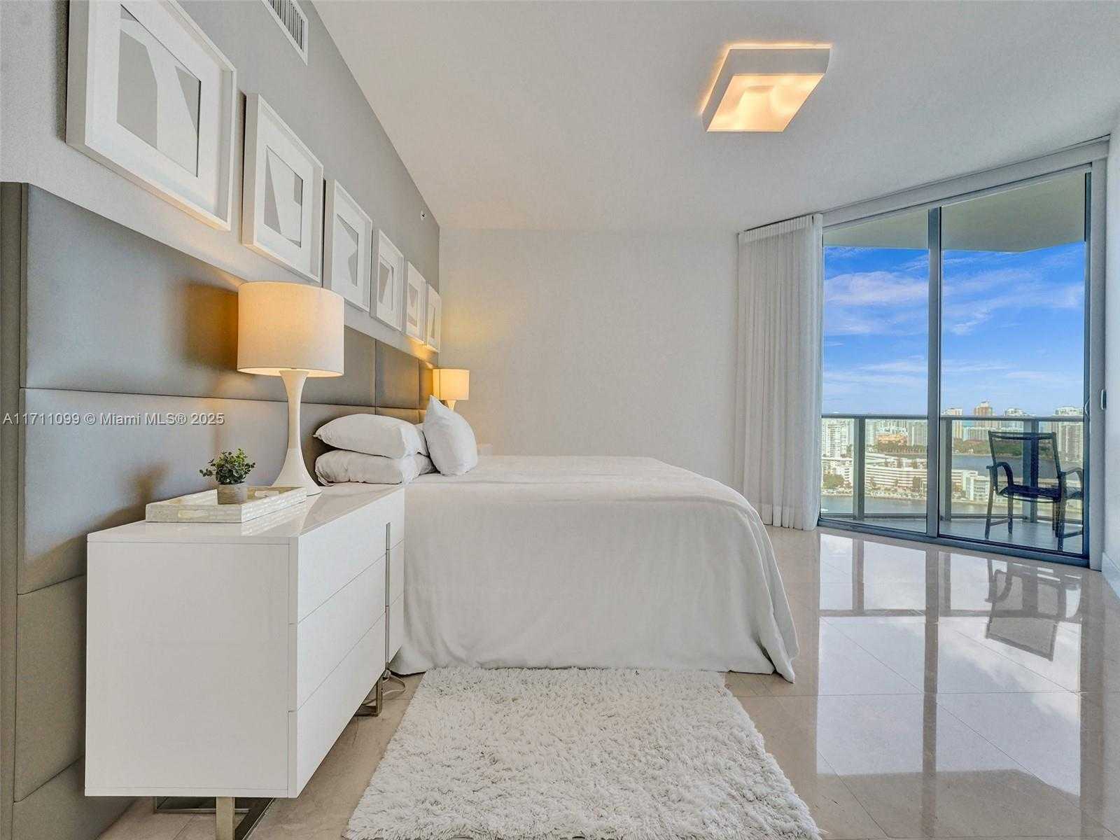Small Image of 17301 BISCAYNE BLVD #2008, North Miami Beach Number 46