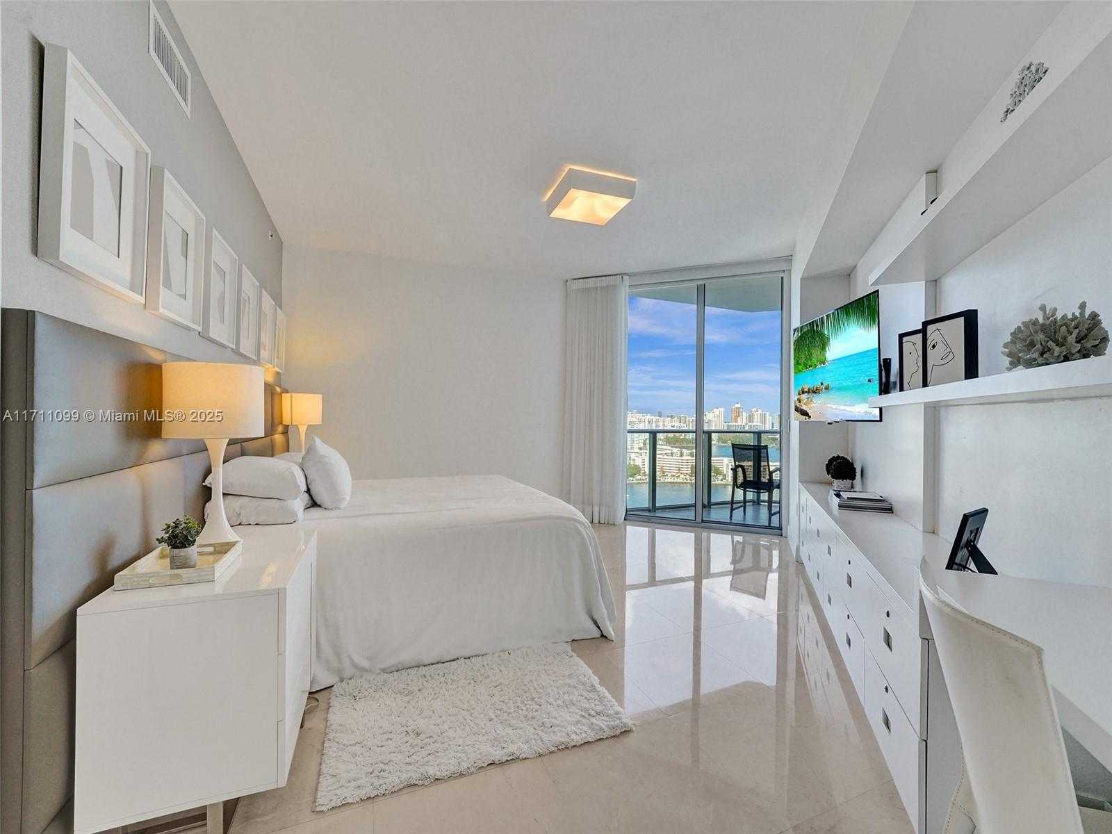 Small Image of 17301 BISCAYNE BLVD #2008, North Miami Beach Number 47
