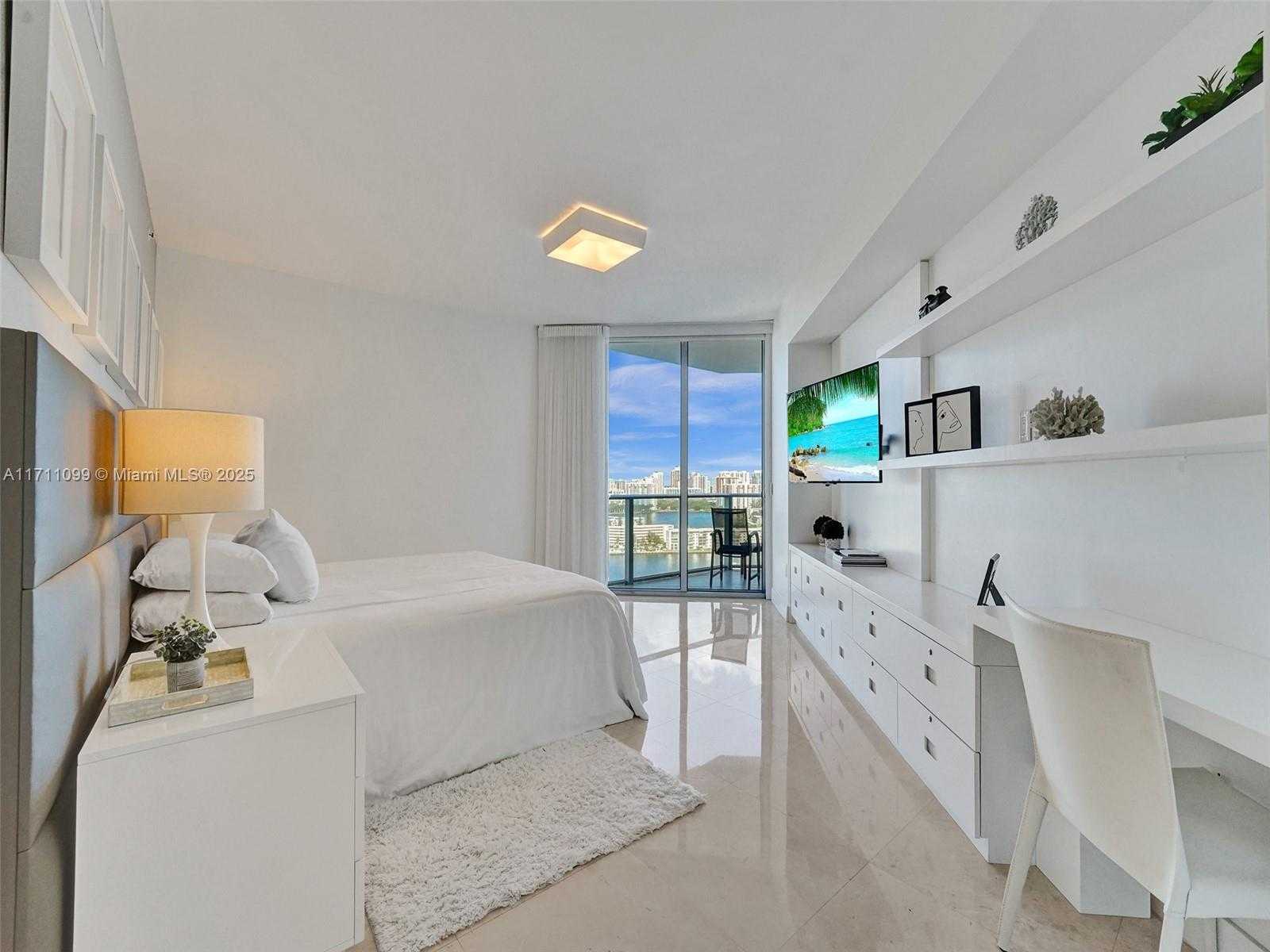 Small Image of 17301 BISCAYNE BLVD #2008, North Miami Beach Number 49