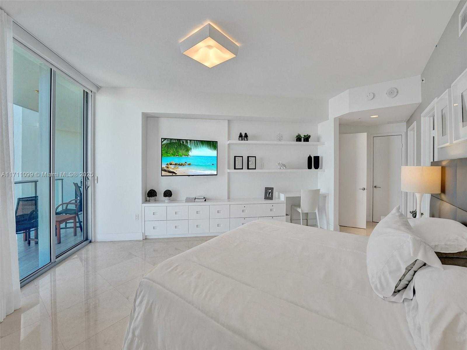Small Image of 17301 BISCAYNE BLVD #2008, North Miami Beach Number 52