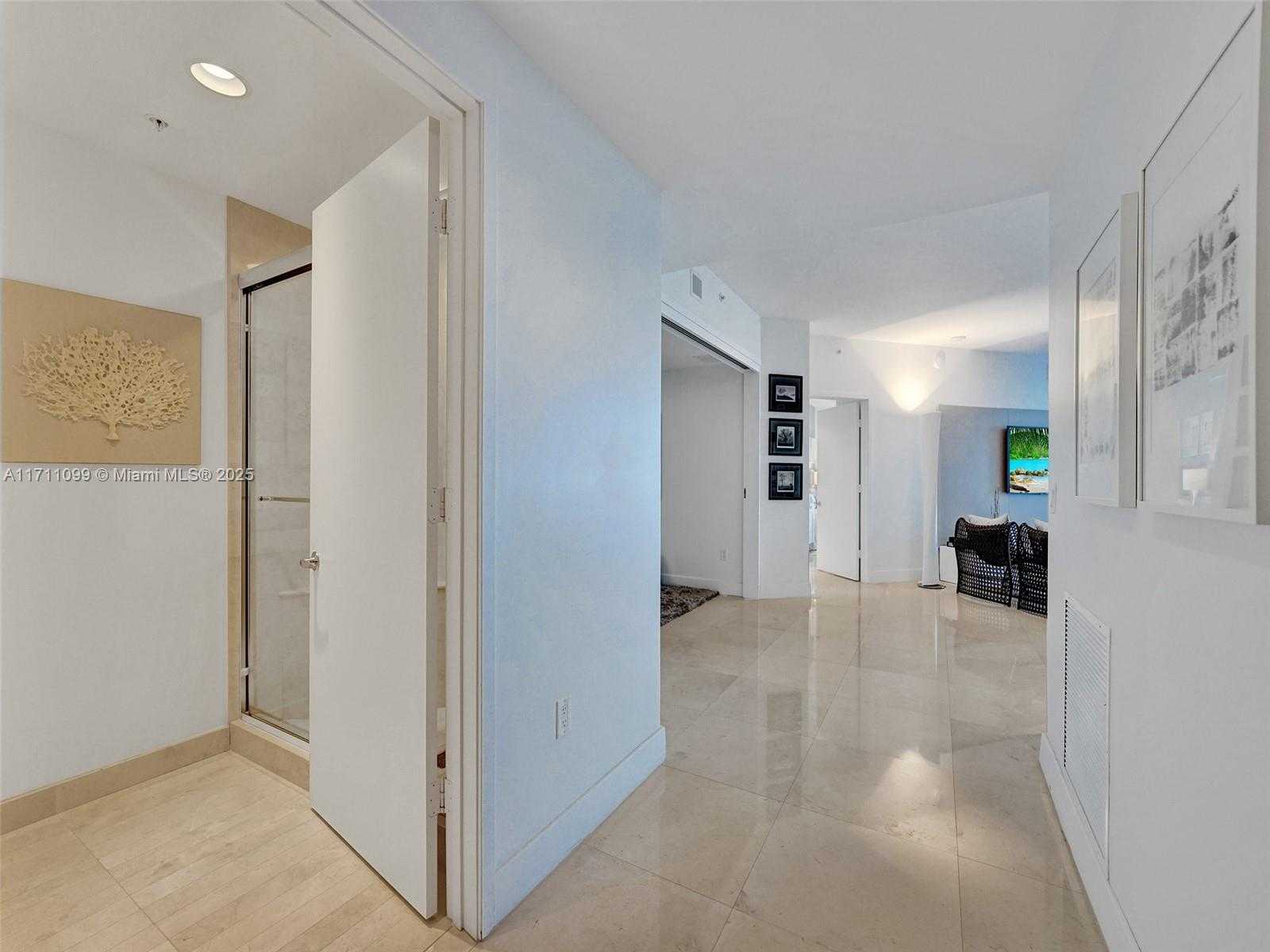 Small Image of 17301 BISCAYNE BLVD #2008, North Miami Beach Number 6