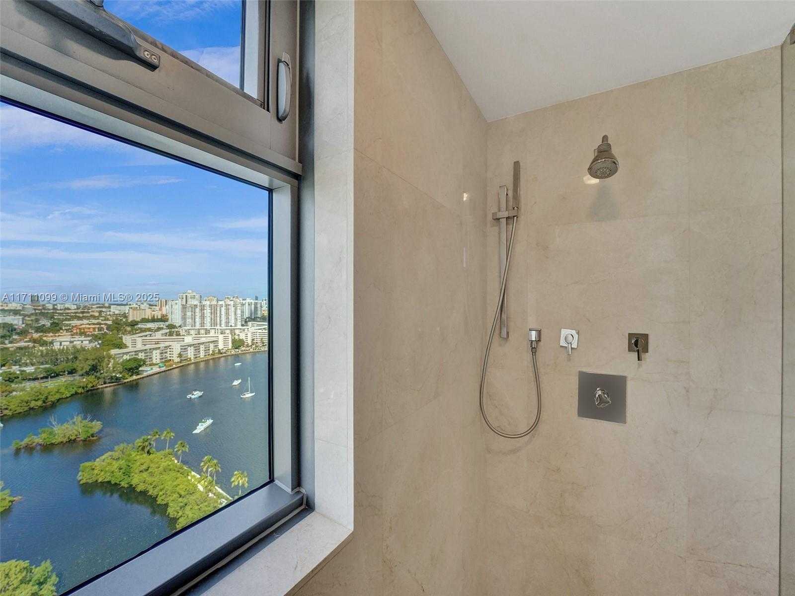 Small Image of 17301 BISCAYNE BLVD #2008, North Miami Beach Number 60