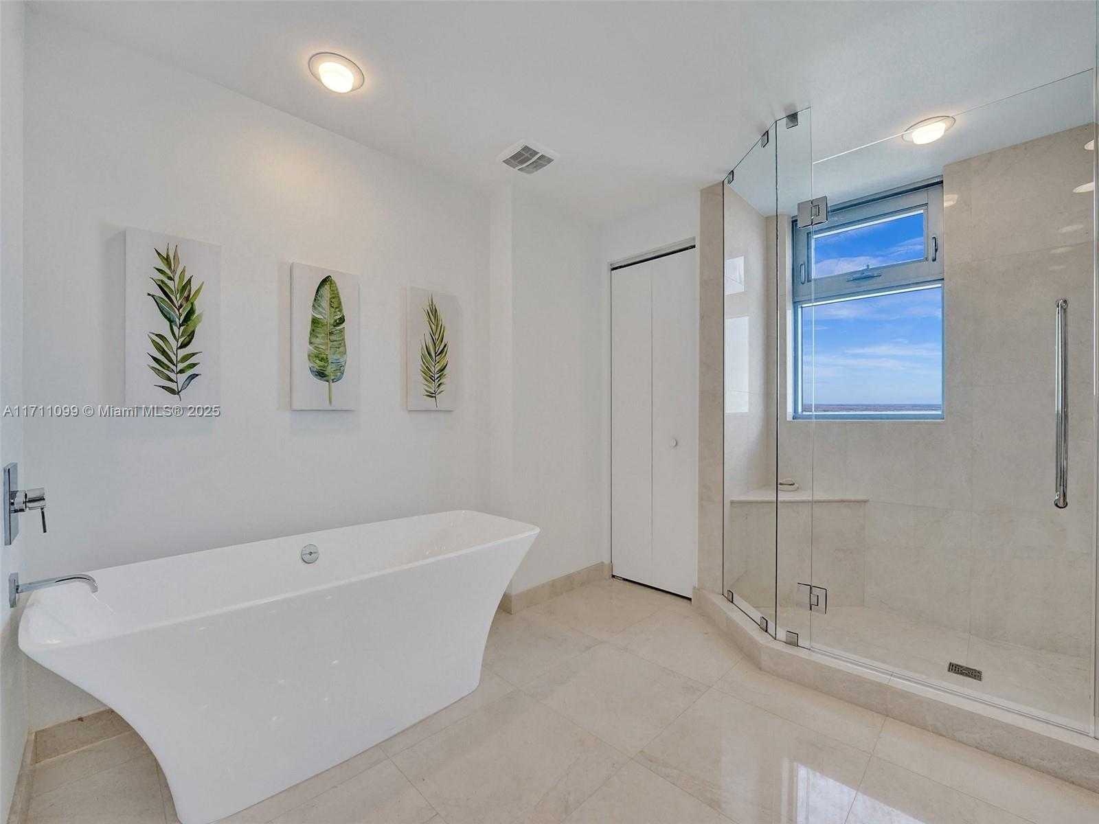 Small Image of 17301 BISCAYNE BLVD #2008, North Miami Beach Number 62