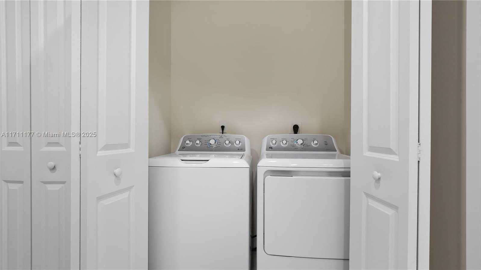 Small Image of 8206 NORTH WEST 43RD ST, Doral Number 14