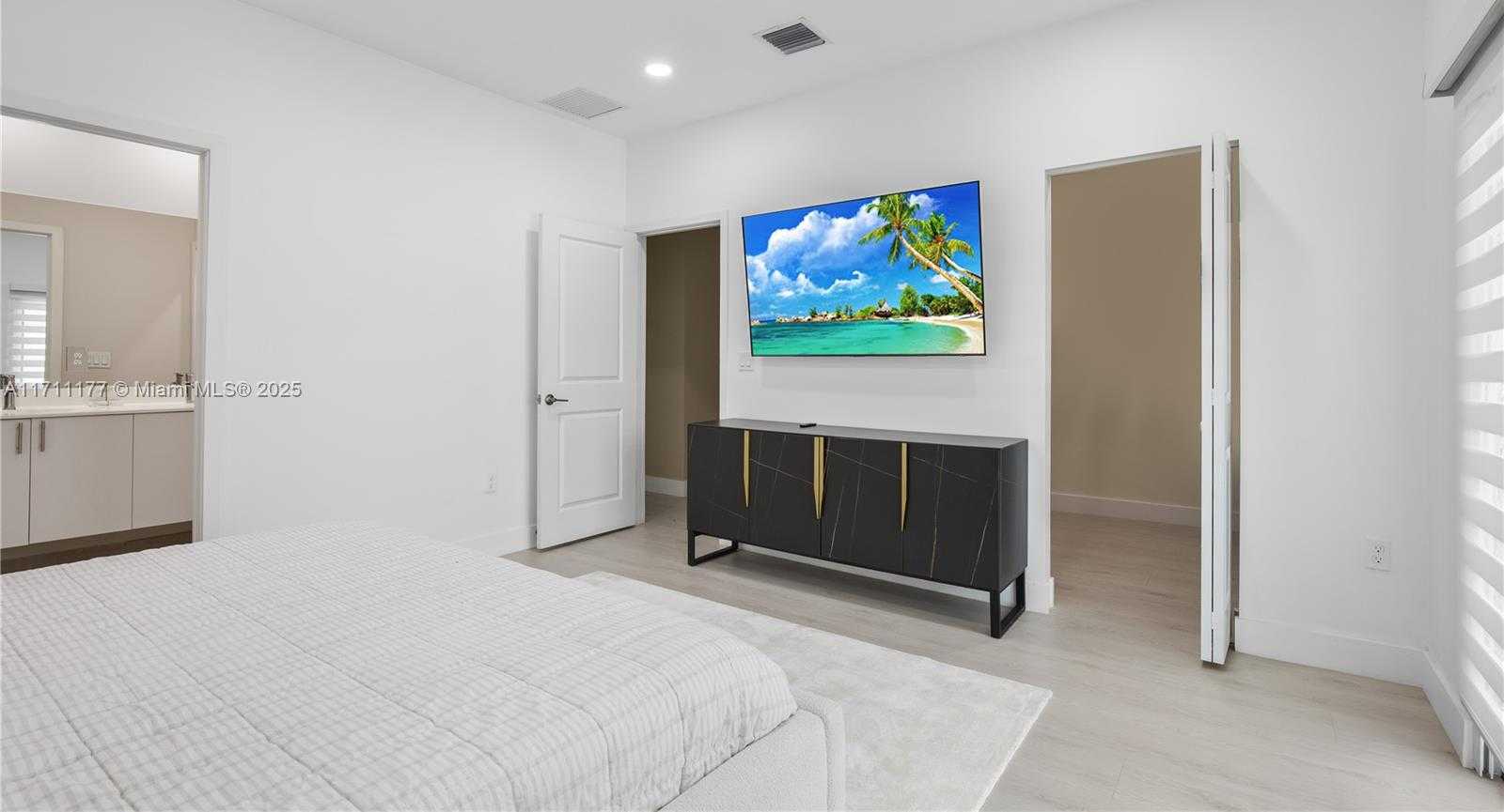 Small Image of 8206 NORTH WEST 43RD ST, Doral Number 9