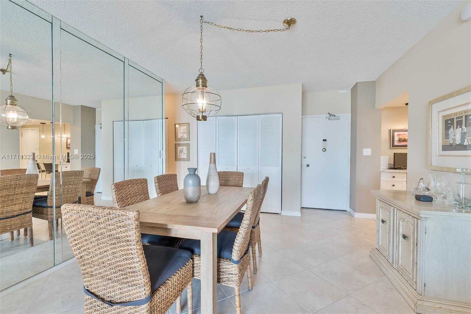 Small Image of 500 BAYVIEW DR #617, Sunny Isles Beach Number 20