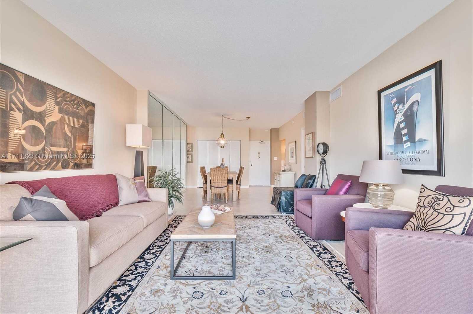 Small Image of 500 BAYVIEW DR #617, Sunny Isles Beach Number 5
