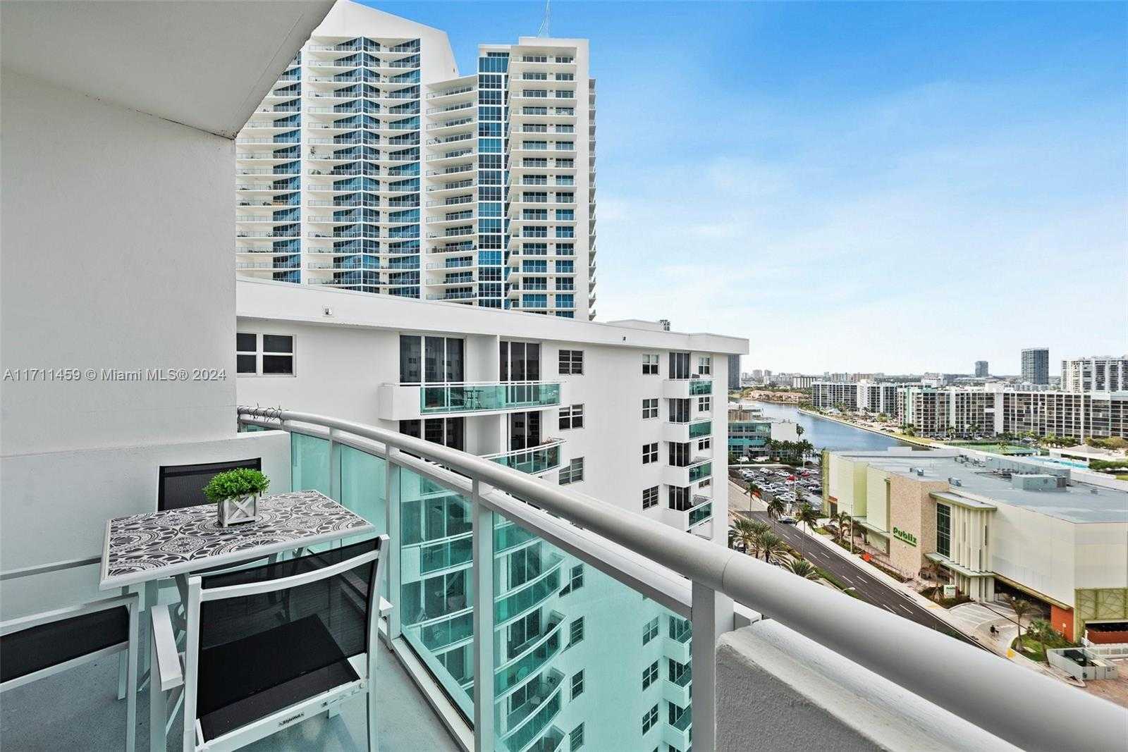 Small Image of 3001 SOUTH OCEAN DR #1639, Hollywood Number 2