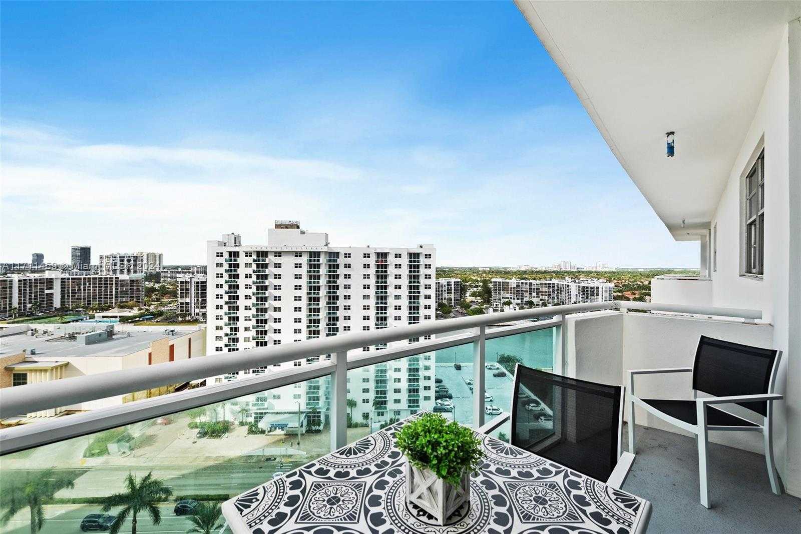 Small Image of 3001 SOUTH OCEAN DR #1639, Hollywood Number 3