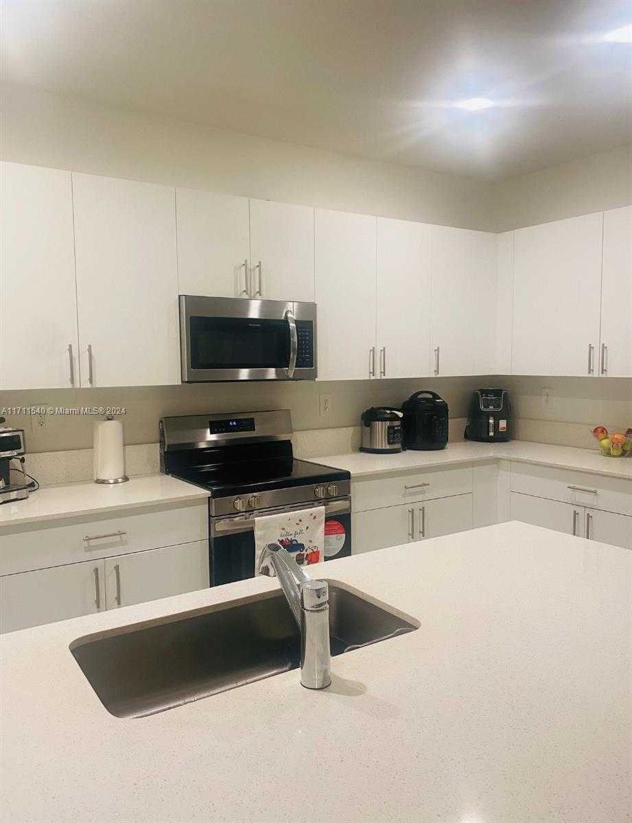 Small Image of 26413 SOUTH WEST 149TH AVE #26413, Homestead Number 2