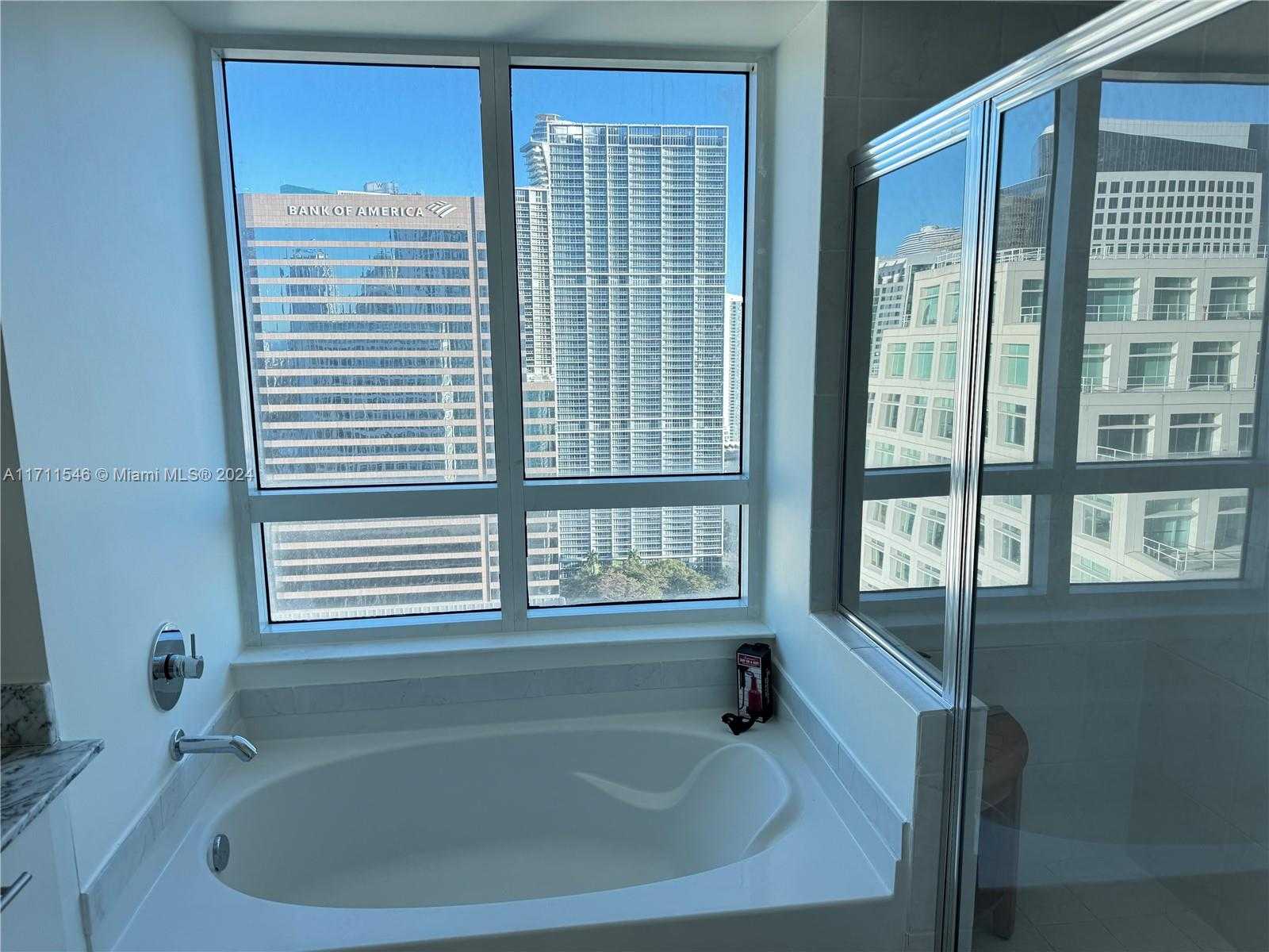Small Image of 950 BRICKELL BAY DR #3610, Miami Number 20
