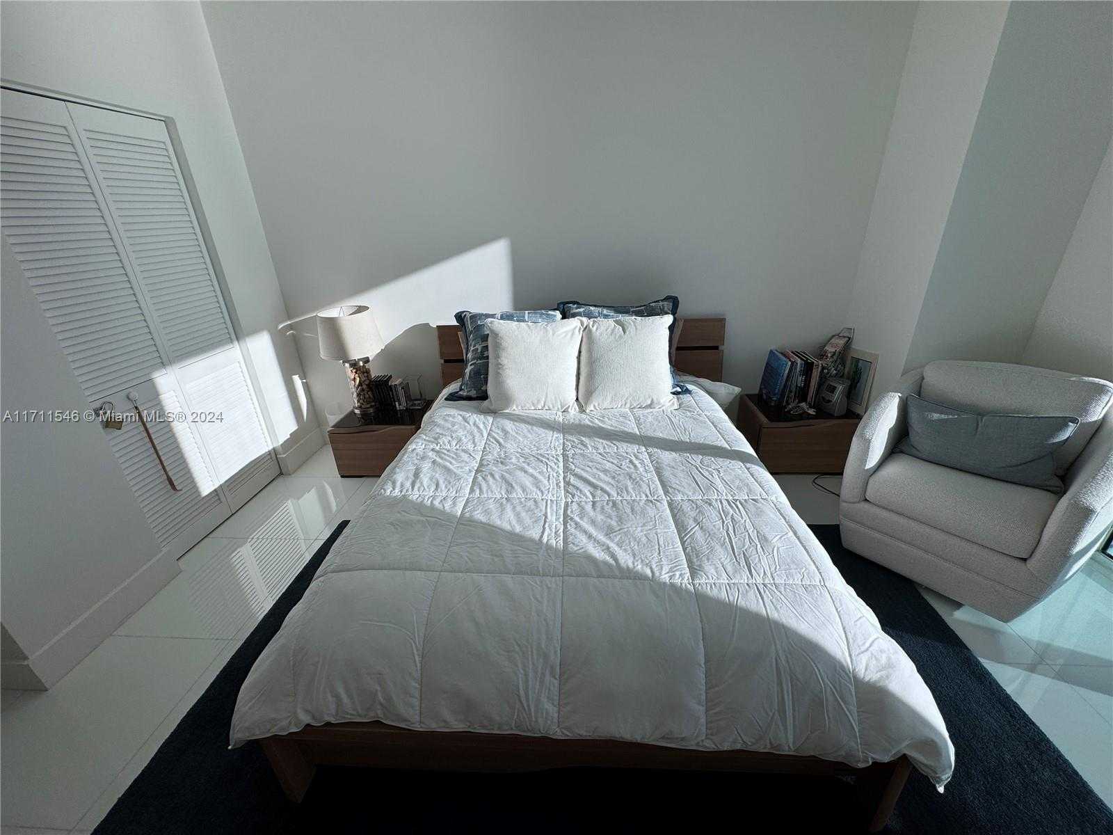 Small Image of 950 BRICKELL BAY DR #3610, Miami Number 23