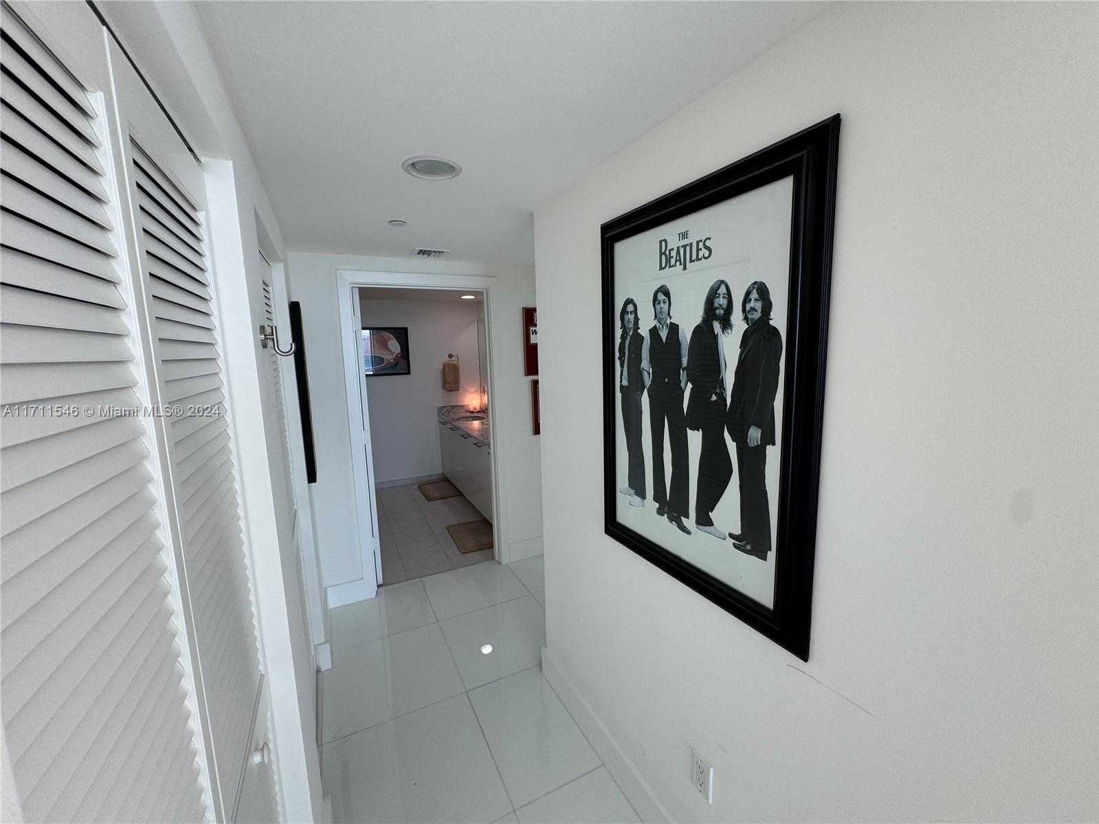 Small Image of 950 BRICKELL BAY DR #3610, Miami Number 24