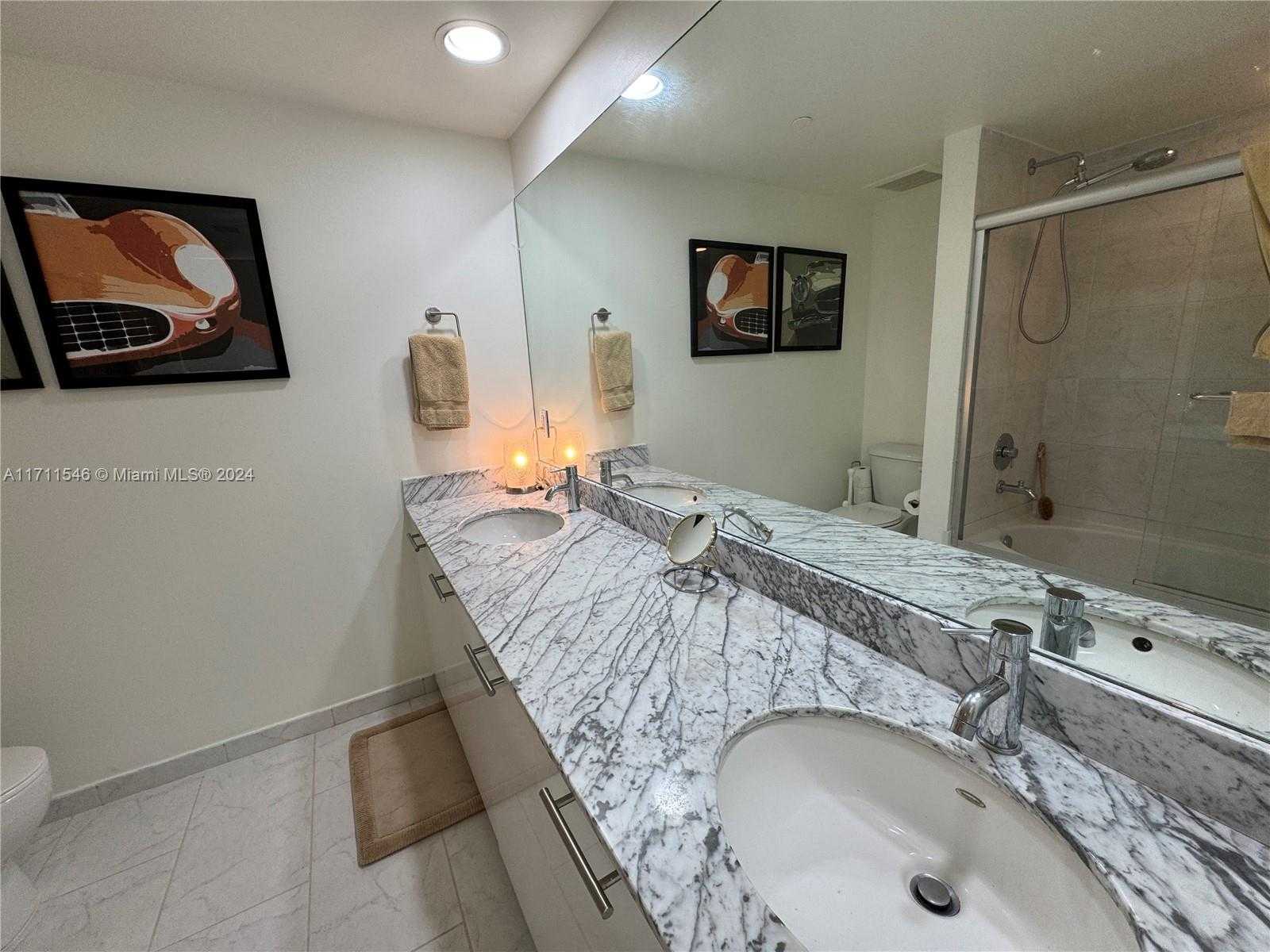 Small Image of 950 BRICKELL BAY DR #3610, Miami Number 26
