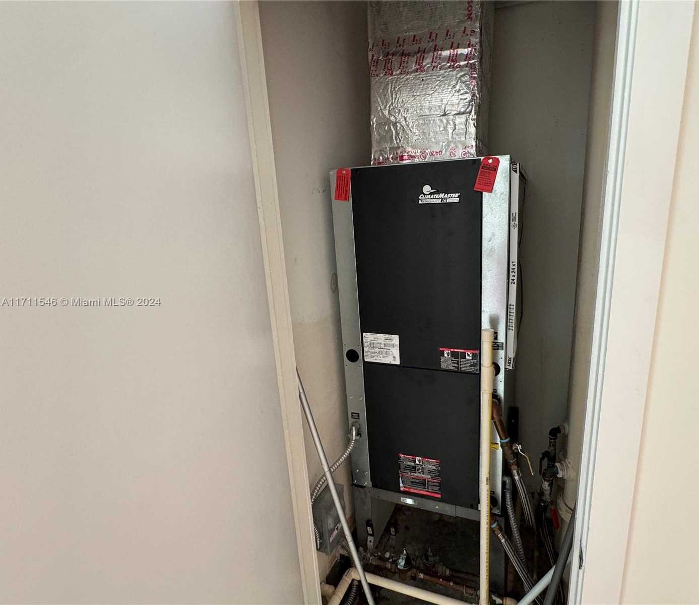 Small Image of 950 BRICKELL BAY DR #3610, Miami Number 29