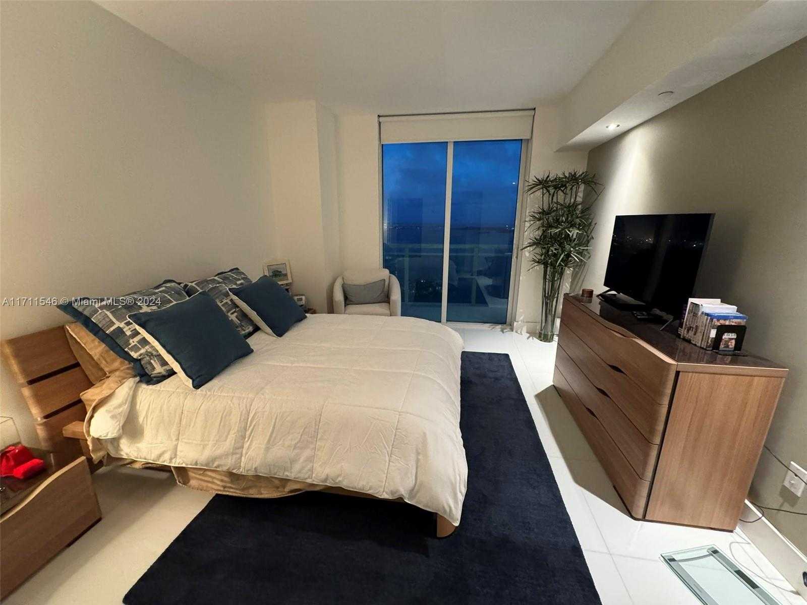 Small Image of 950 BRICKELL BAY DR #3610, Miami Number 41