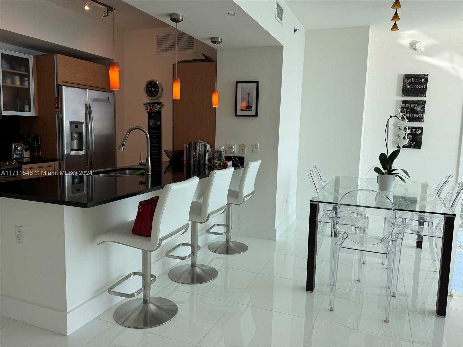 Small Image of 950 BRICKELL BAY DR #3610, Miami Number 8