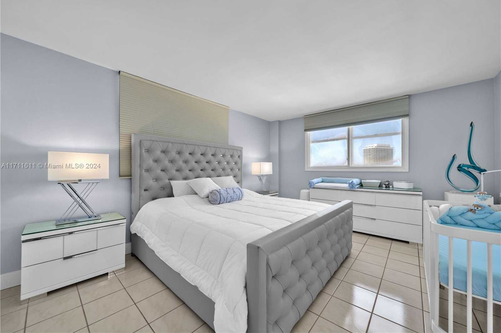 Small Image of 6900 BAY DR #11I, Miami Beach Number 15