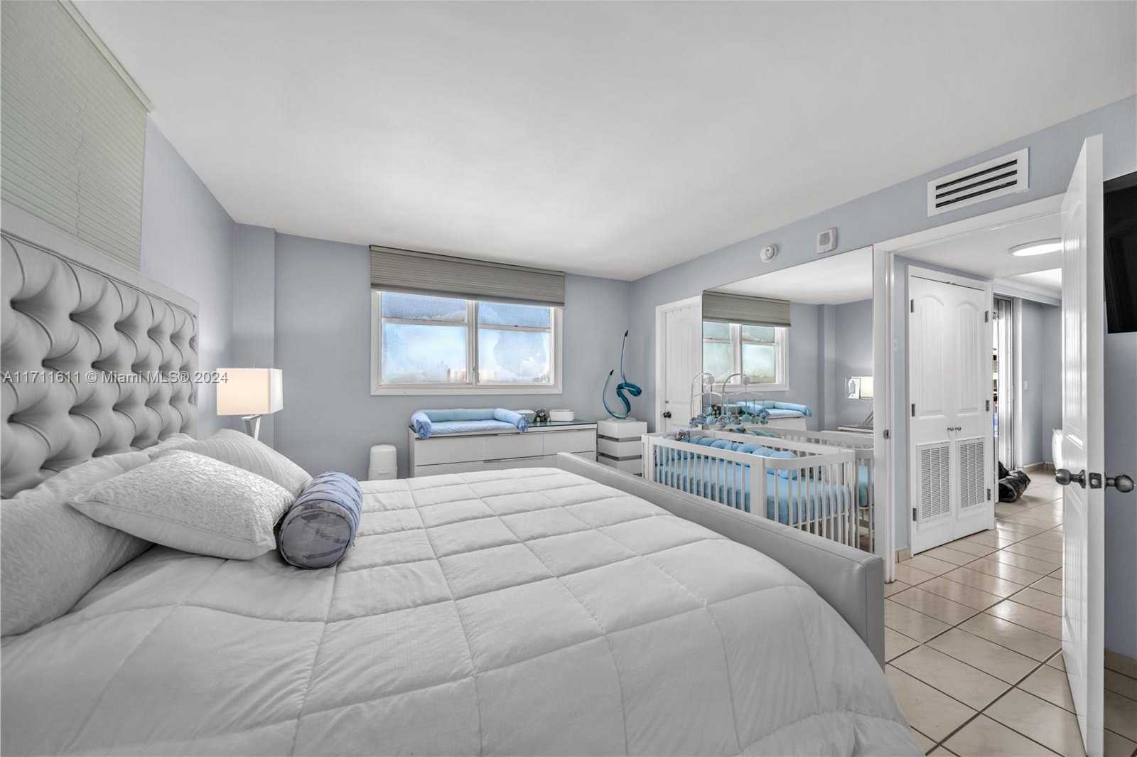 Small Image of 6900 BAY DR #11I, Miami Beach Number 18