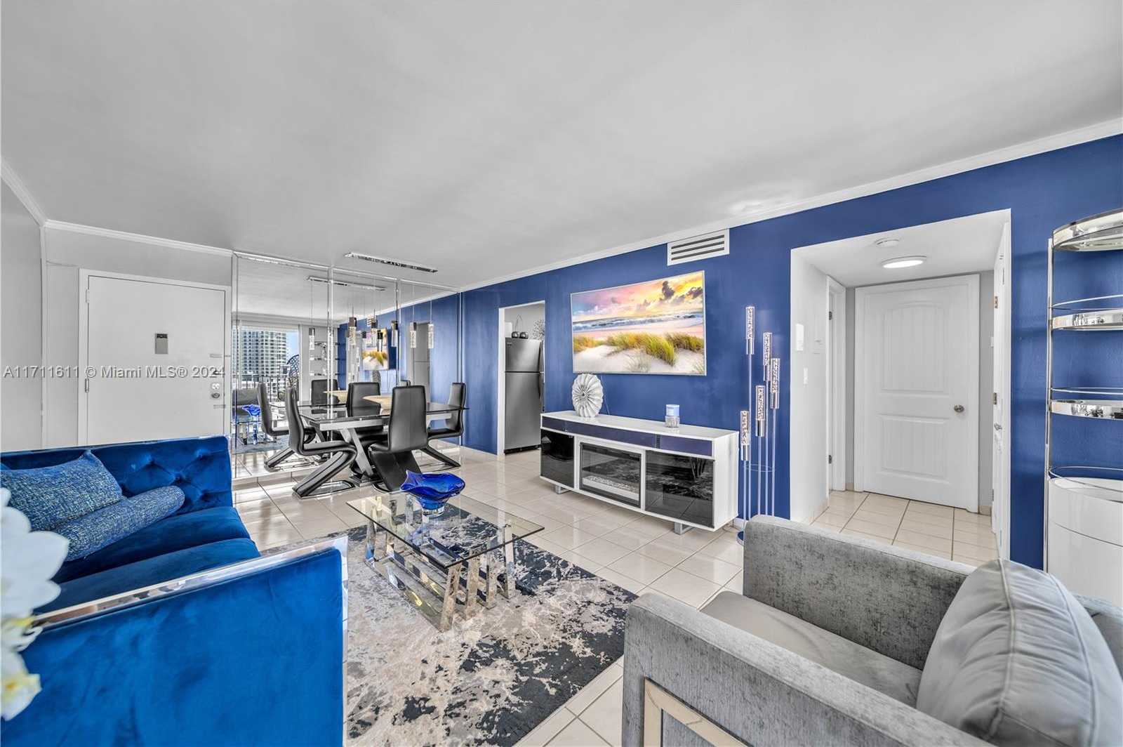 Small Image of 6900 BAY DR #11I, Miami Beach Number 2