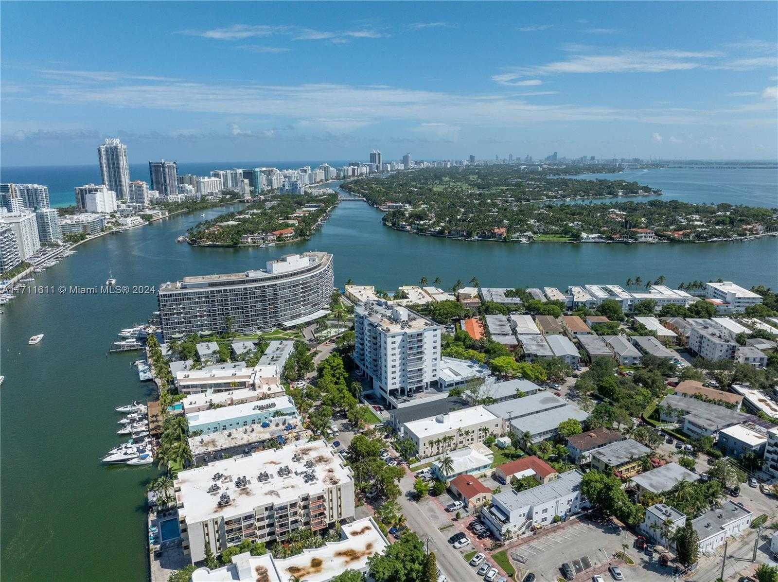 Small Image of 6900 BAY DR #11I, Miami Beach Number 26