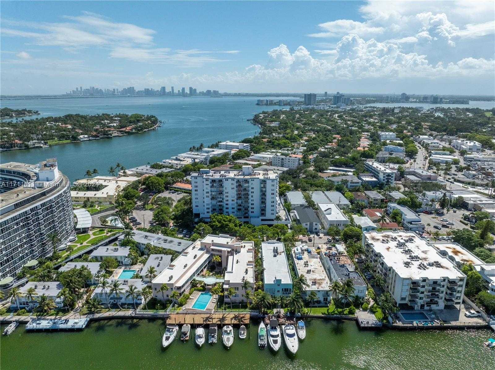 Small Image of 6900 BAY DR #11I, Miami Beach Number 32