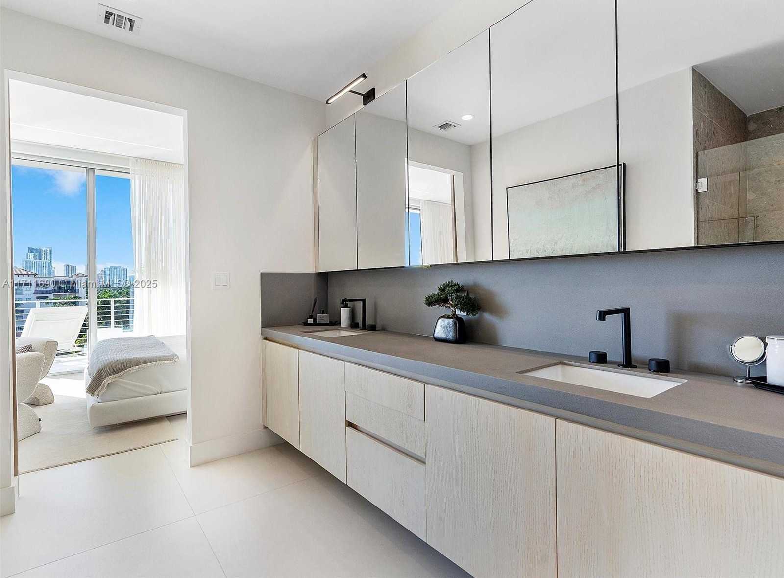 Small Image of 21 ISLE OF VENICE DR #PH1, Fort Lauderdale Number 14