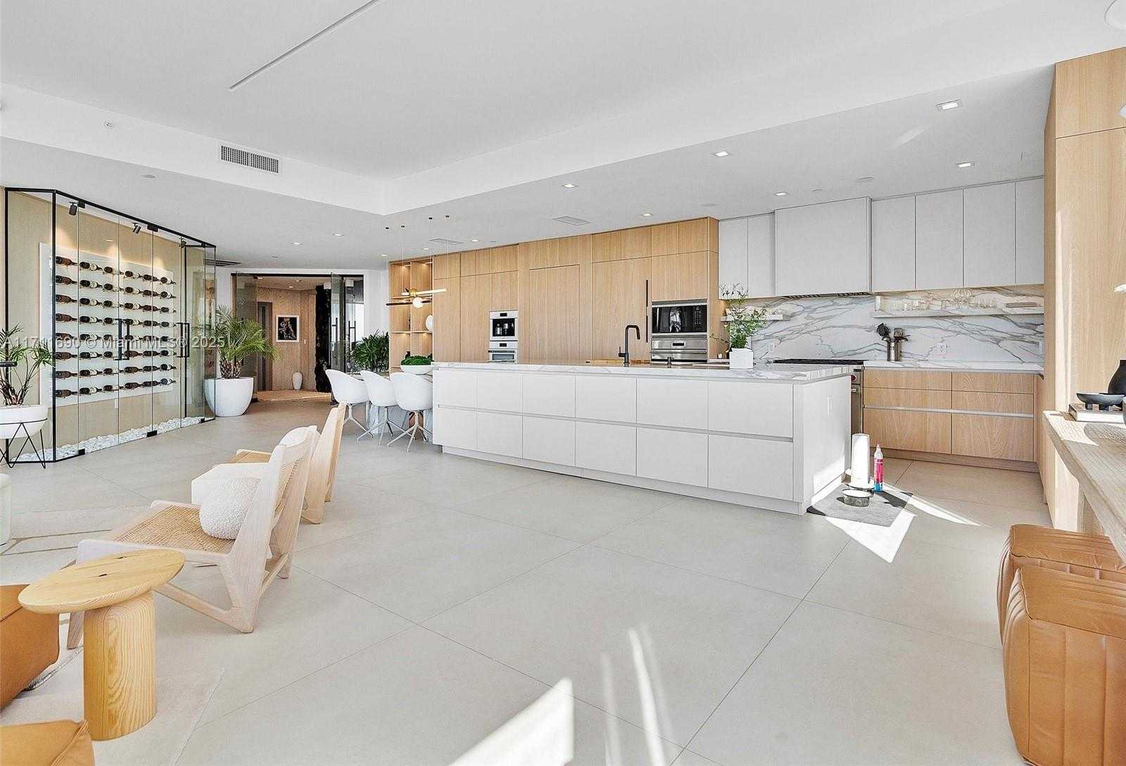 Small Image of 21 ISLE OF VENICE DR #PH1, Fort Lauderdale Number 5