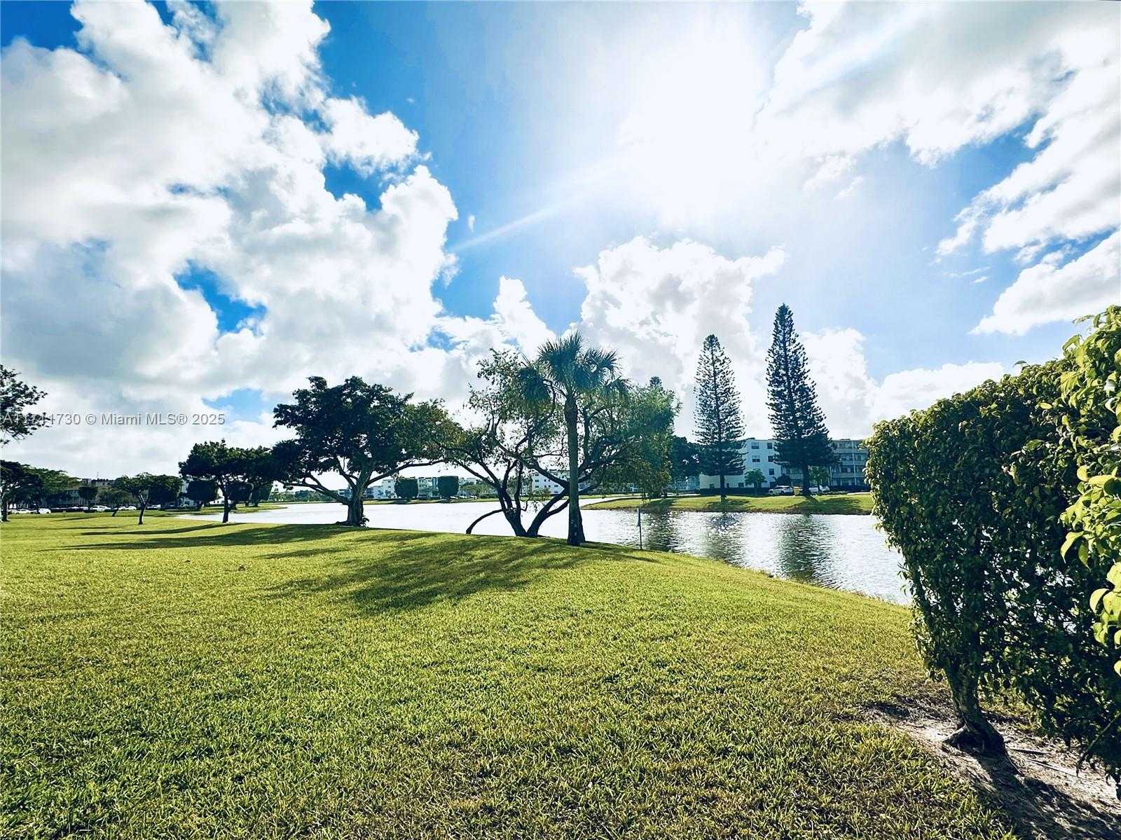 Small Image of 1016 NEWCASTLE A #1016, Boca Raton Number 22